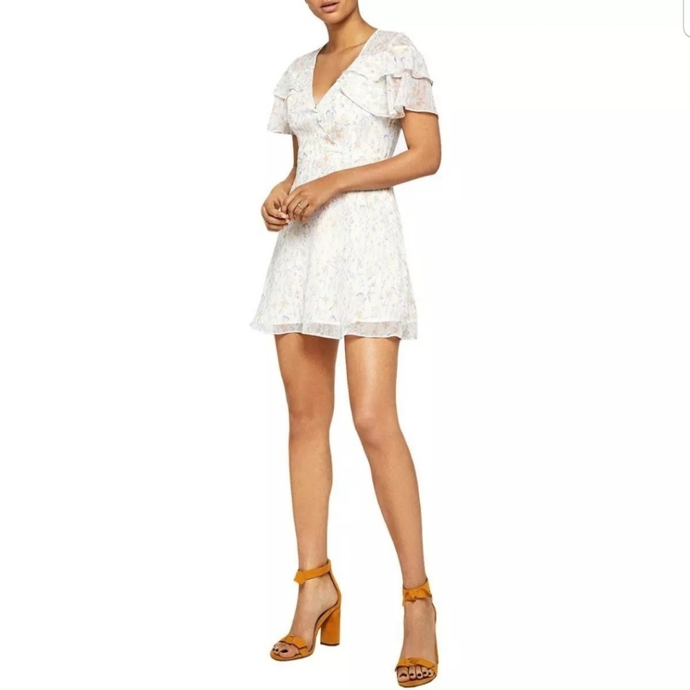 BNWT BCBGeneration Floral Dress, sz 6, white multi